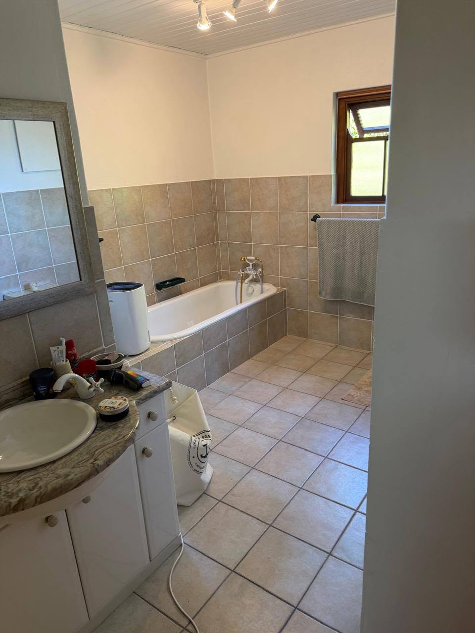 Original dated bathroom before renovation
